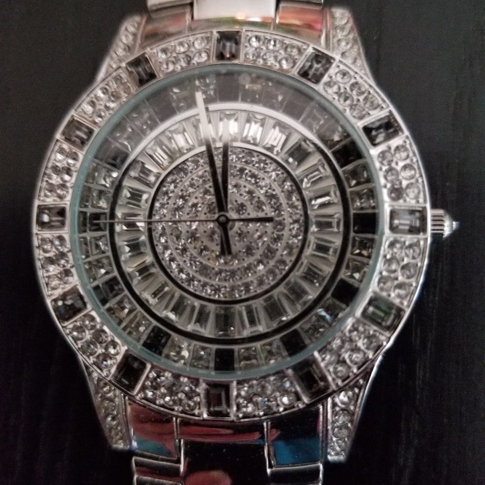 Victoria Wieck Silvertone Bracelet Watch NIB Bow & Go NEW BATTERY FEB. 2023 💝